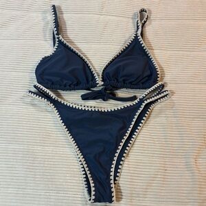 Hollister swimsuit 2pc Navy Bikini with White Trim triangle top Large/ medium